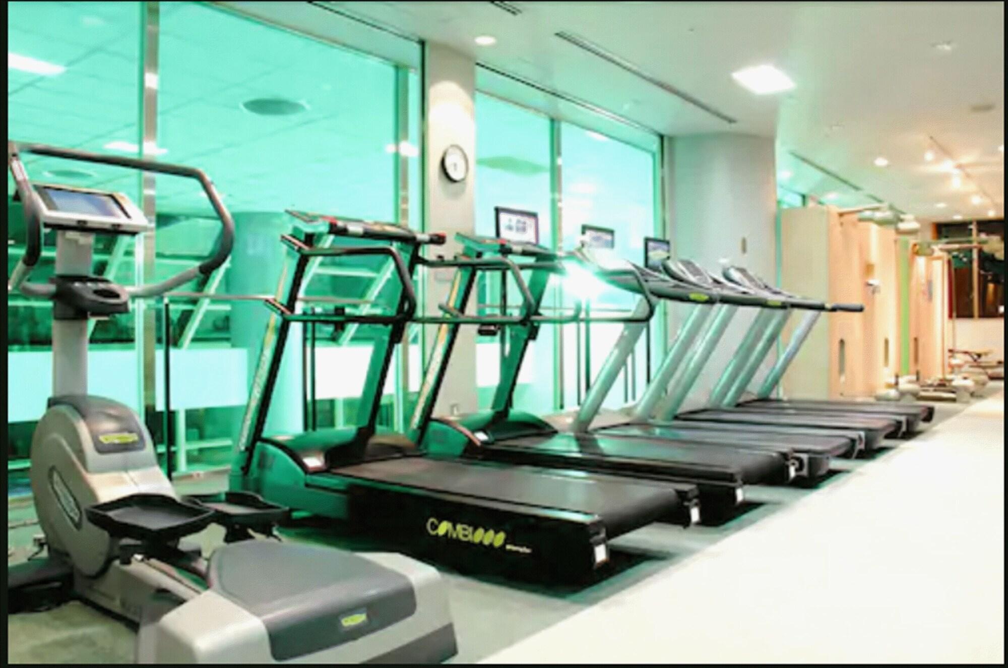 Royton Sapporo Hotel Екстер'єр фото A row of treadmills