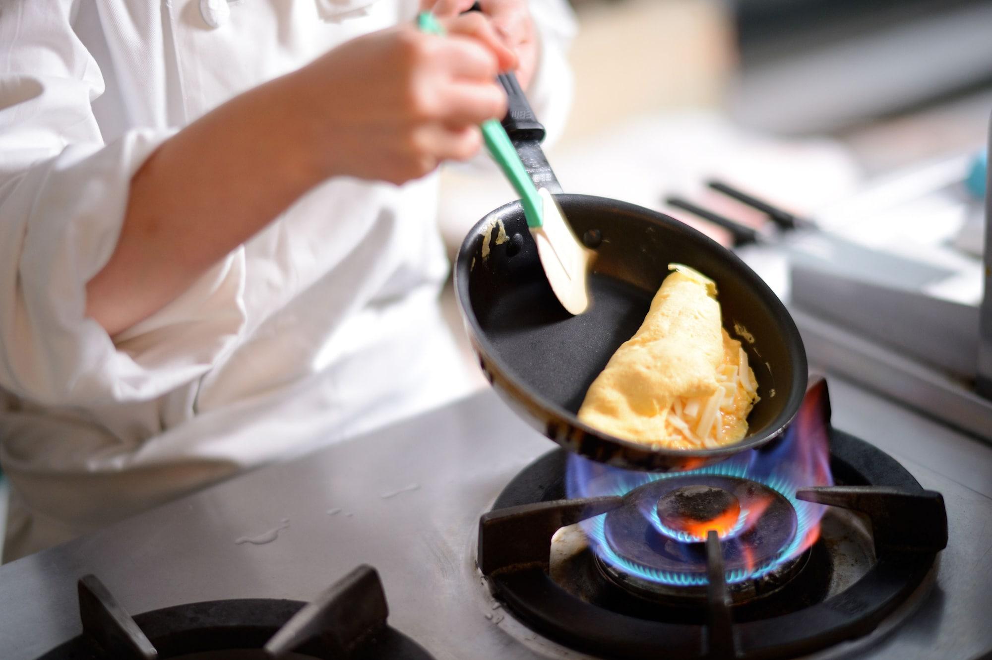 Royton Sapporo Hotel Екстер'єр фото A chef cooking