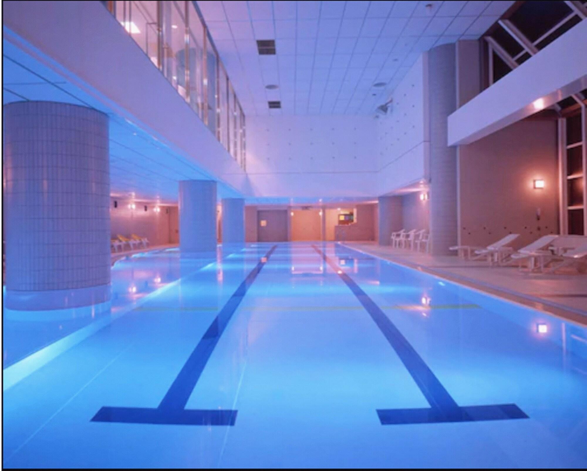 Royton Sapporo Hotel Екстер'єр фото The swimming pool at the hotel