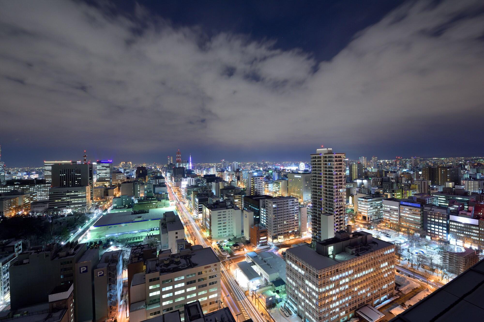 Royton Sapporo Hotel Екстер'єр фото View of the city at night