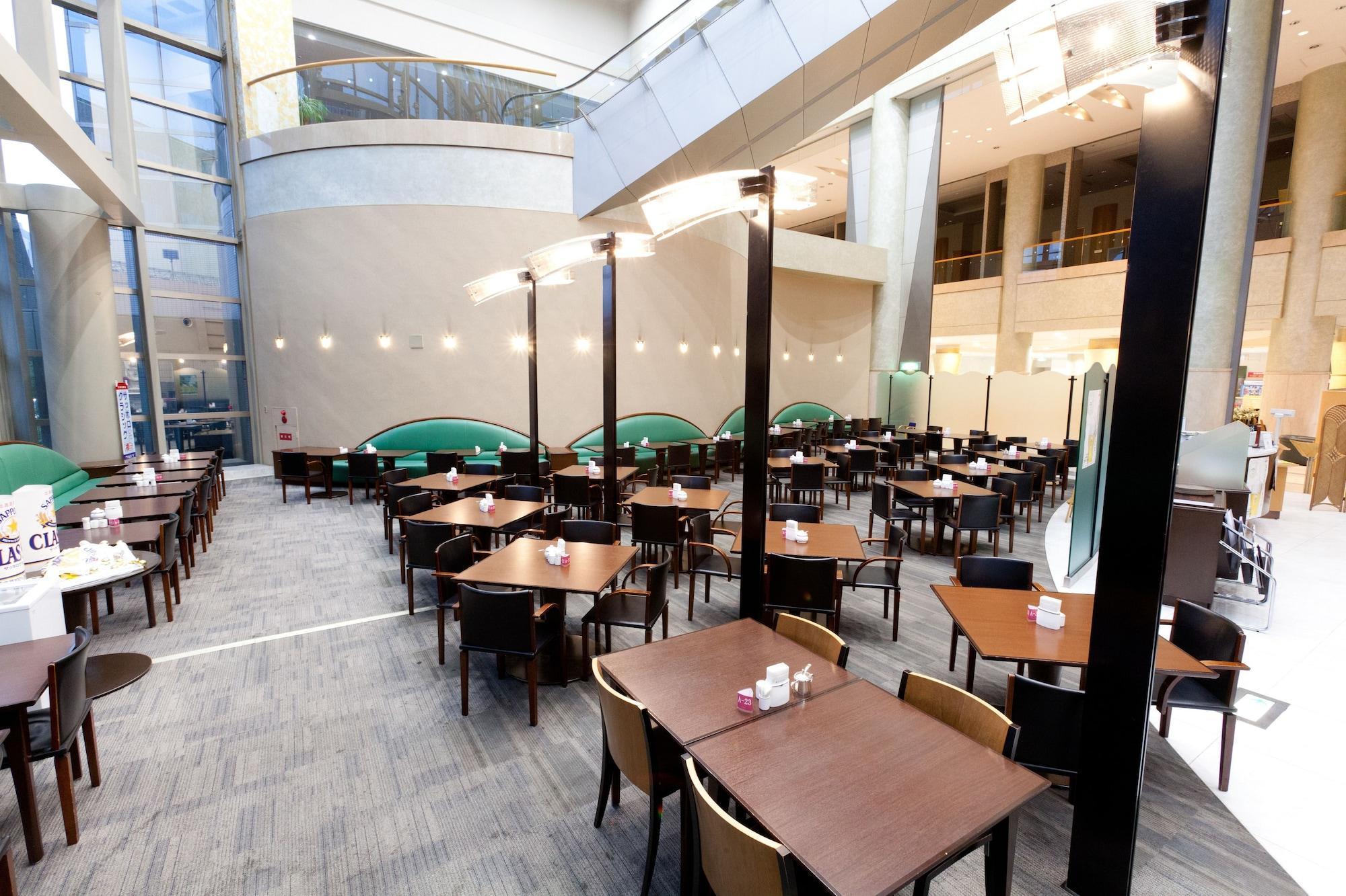 Royton Sapporo Hotel Екстер'єр фото The interior of the airport's main terminal